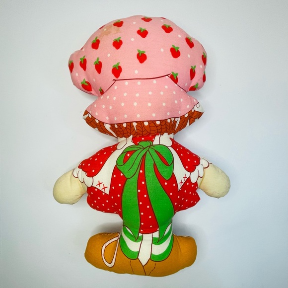 Vintage Handmade Strawberry Shortcake Fabric Doll - Picture 3 of 6